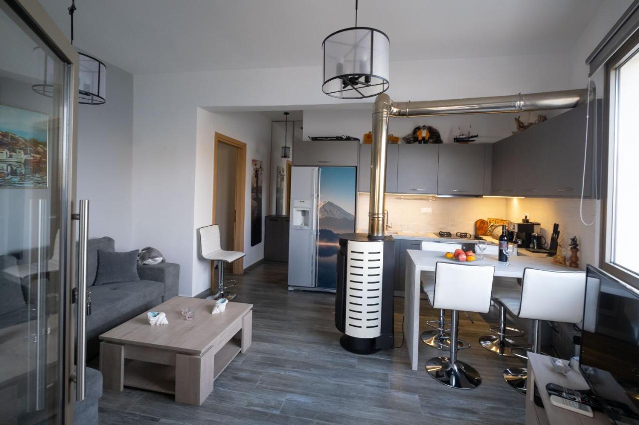 Seaside Flat With Hydromassage Mochlos Exterior photo