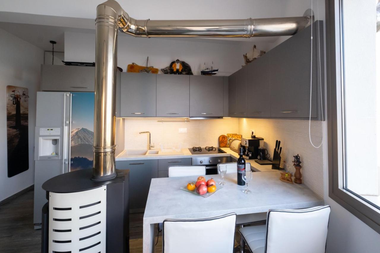 Seaside Flat With Hydromassage Mochlos Exterior photo